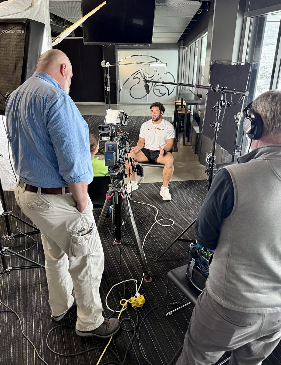 BigWeitz's tweet photo. Full day of @HawkeyeFootball interviews with @CollegeGameDay. All 👀 on Iowa City this week. 🏈 https://t.co/wzIruDtrDf