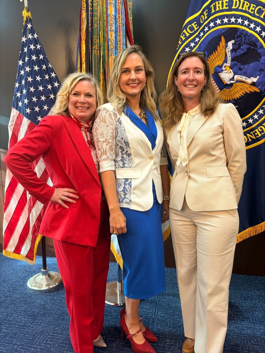 Congratulations to Cheri Benedict, Cyber Supply Chain Advisor to the Federal CISO and Director of the Federal Acquisition Security Council (FASC), OMB, on her retirement after nearly 30 years of dedicated service to our nation. 

Yesterday, Marci McCarthy, Director of External https://t.co/DHjpMRxm9i