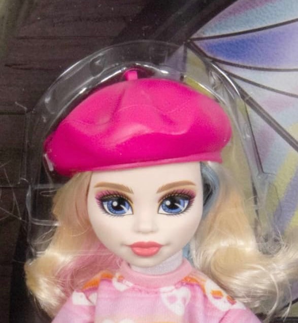 wyxxtt's tweet photo. @SeeingMount yall, it’s literally a beret.. 🙄🙄

only chopped hoes think she looks chopped &amp; obvi aren’t evolved enough to see the vision.. 💅 https://t.co/ml5xSHPDml
