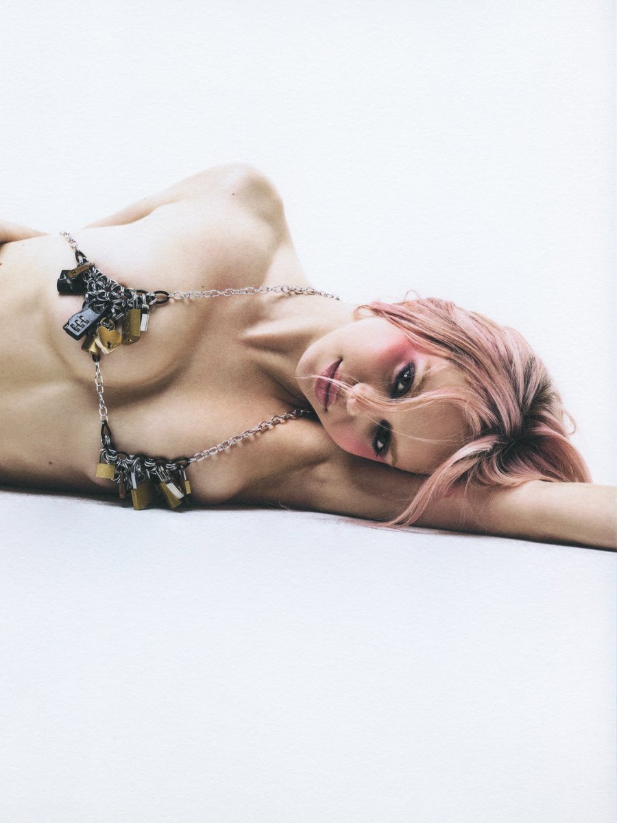deathbyadela's tweet photo. these photos.. gag https://t.co/C24ME2uR7f