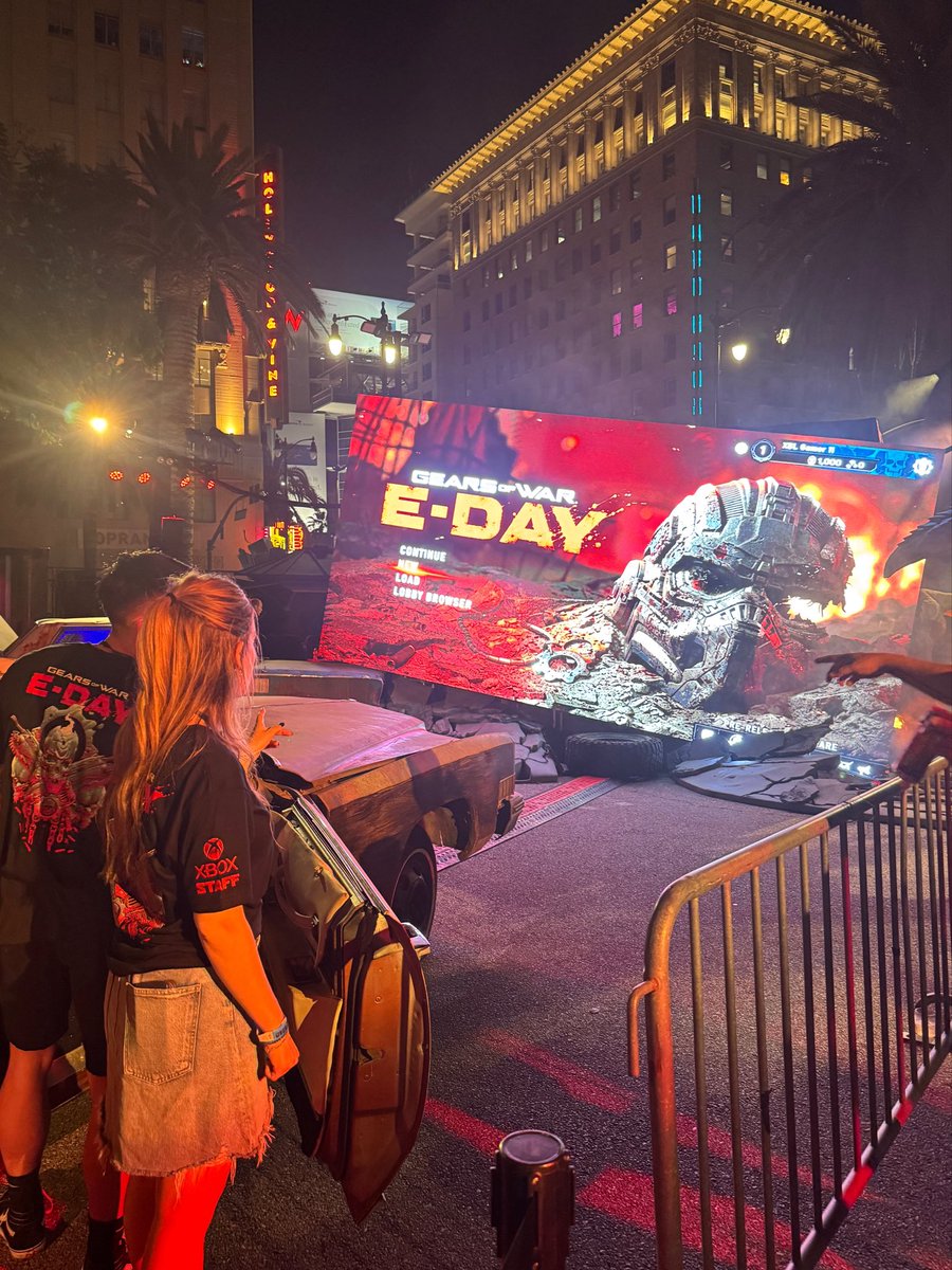 Saskkiii's tweet photo. Thank you for having me @XBOX @GearsofWar! ❤️⚙️🩸 https://t.co/MxNxW9wXjK
