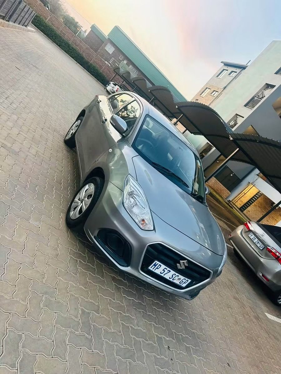 2lani47's tweet photo. 115 000
Suzuki Dzire 2022 Model 122 000KM 
📲0813417410 https://t.co/qNBJF9Cg3f