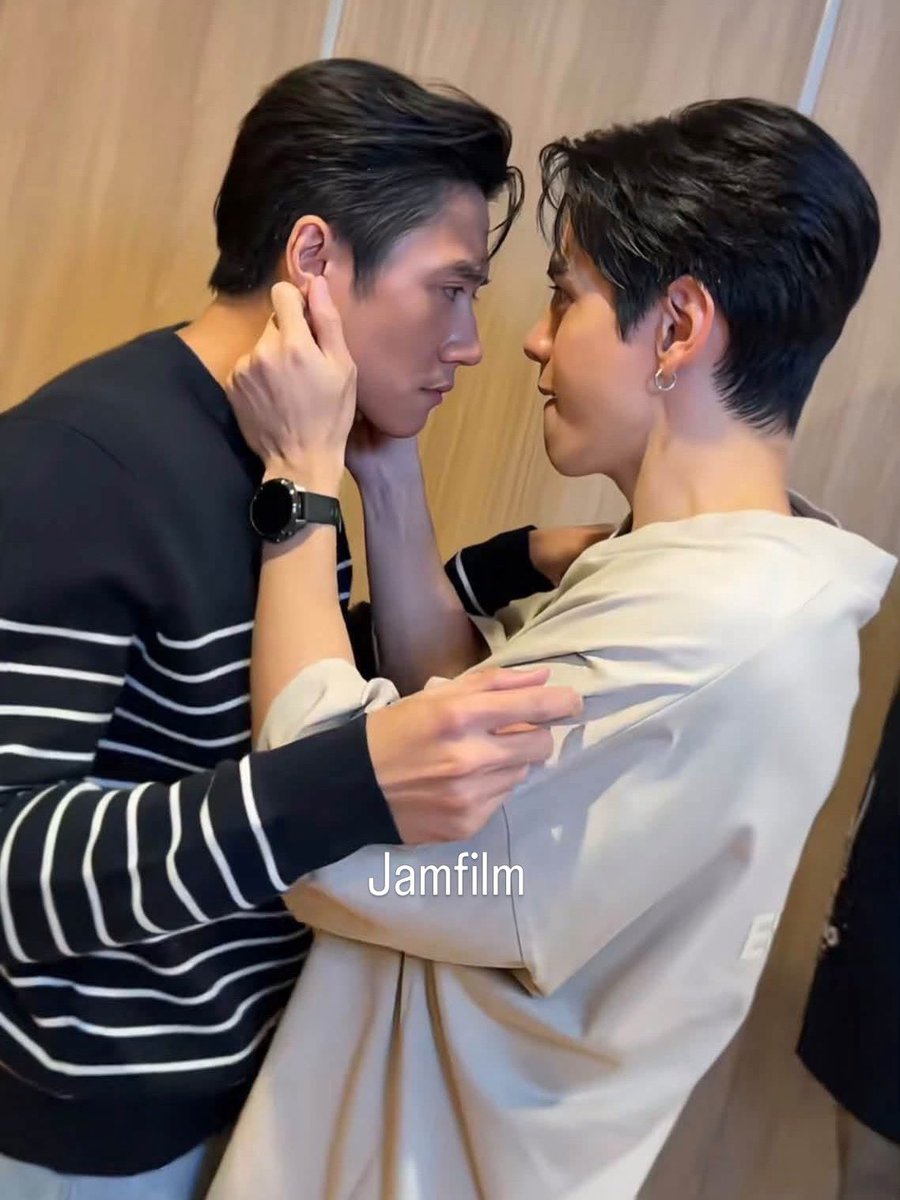 D3Xcy's tweet photo. Very oh my god 🤭🤭🥰🥰🥰#film.thanapat#ฟิล์มธนภัทร https://t.co/SbQwoviiqH