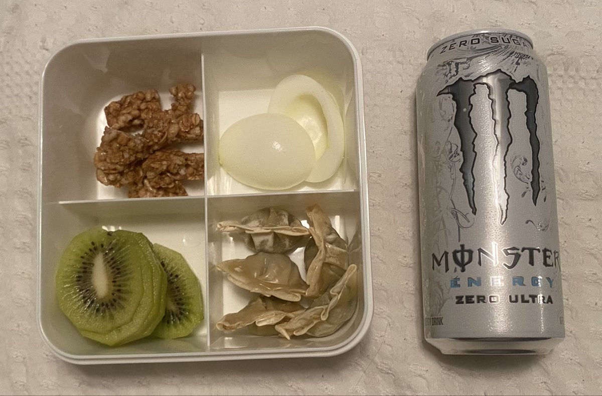 unicornmortuary's tweet photo. throwback to when i used to eat this everyday for only like 260c .. it was filling to me I need to get back on it https://t.co/R3CU3j9P44