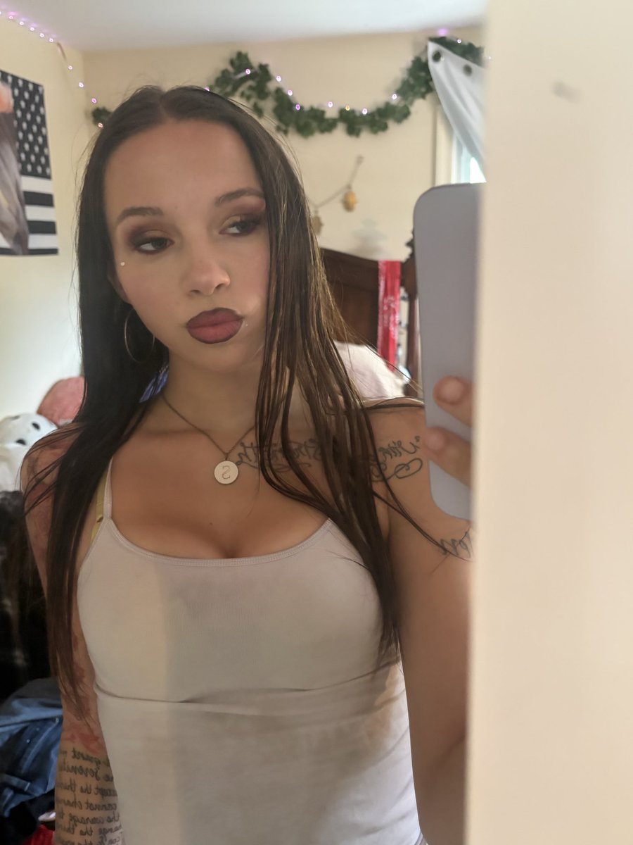 goddessfayeeeee's tweet photo. https://t.co/YAmjBGHTfD https://t.co/kQrcsAIkSc