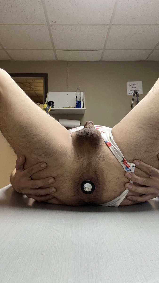 tiny_lil_twink's tweet photo. Fuck me on the counter. 👀 https://t.co/gzi5o4K3kT
