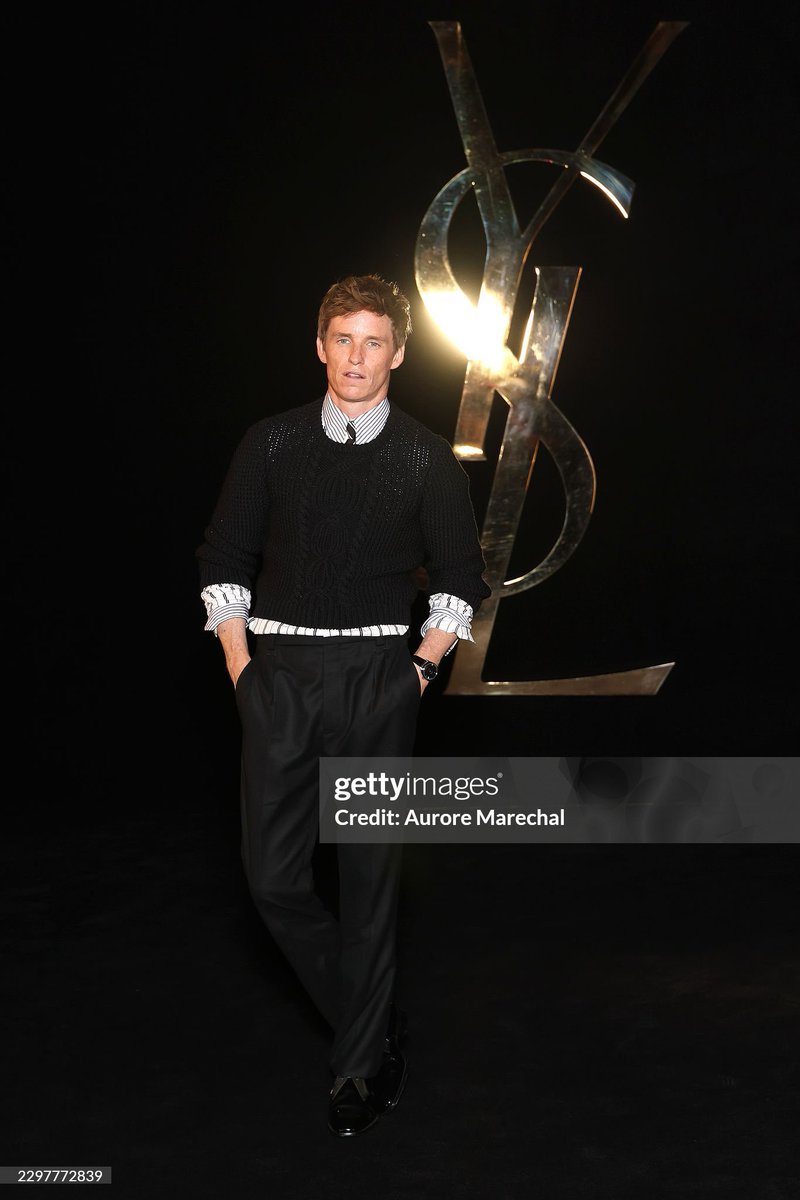 newtscacervo's tweet photo. 🗒️ |  29 / 09 

O Eddie finalmente apareceu!, o eddie fotografado para o Saint Laurent Paris Fashion Week  Womenswear Spring/Summer 2027

📷 : WWD https://t.co/LZpUyd7Erl