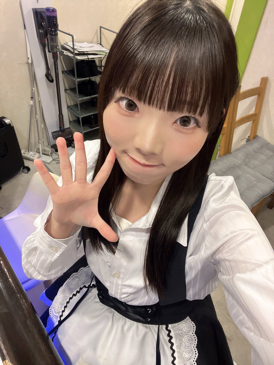 chi_fleur_'s tweet photo. 昨日はありがとうございました🤍🤍なんと今日もいます⊂(★ω★)⊃✨ https://t.co/vnP9xEICHM