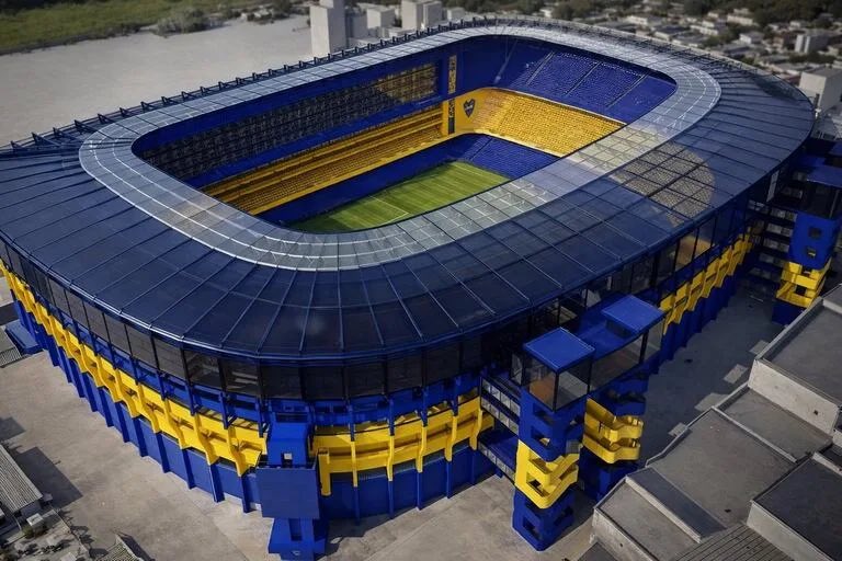 boca_x_74's tweet photo. La Bombonera es el estadio con más sectores populares del mundo (supera las 30mil), con la ampliación de la Bombonera sumaremos 15mil nuevas populares, prepárense para el llanto de las hinchadas unidas. https://t.co/gzQG77Cfs2