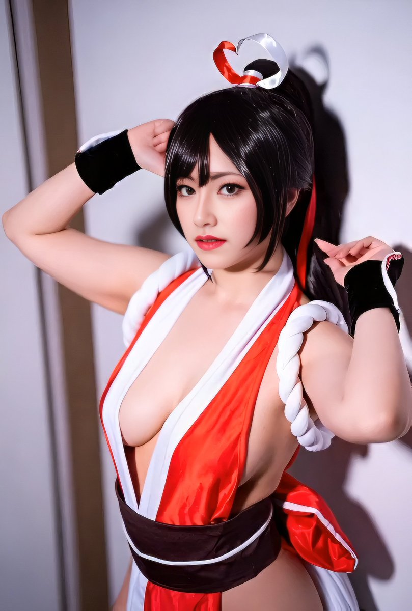 emirifonda's tweet photo. Mai Shiranui mode: ON 🔥❤️
A little confidence, a little danger… and a whole lot of KOF energy. Red, white, and ready to fight — but I might be having too much fun playing Mai tonight. 😏
Be honest… which pose suits me better? 👀👇
#MaiShiranui #KOF #Cosplay #不知火舞 #Emiri https://t.co/S8MLlrobiW