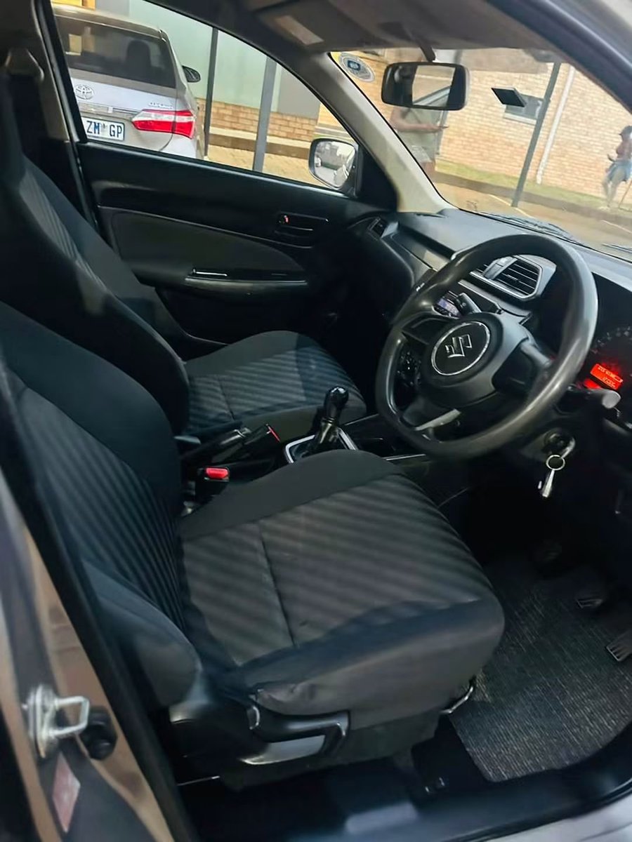 2lani47's tweet photo. 115 000
Suzuki Dzire 2022 Model 122 000KM 
📲0813417410 https://t.co/LBSeCJxFpl
