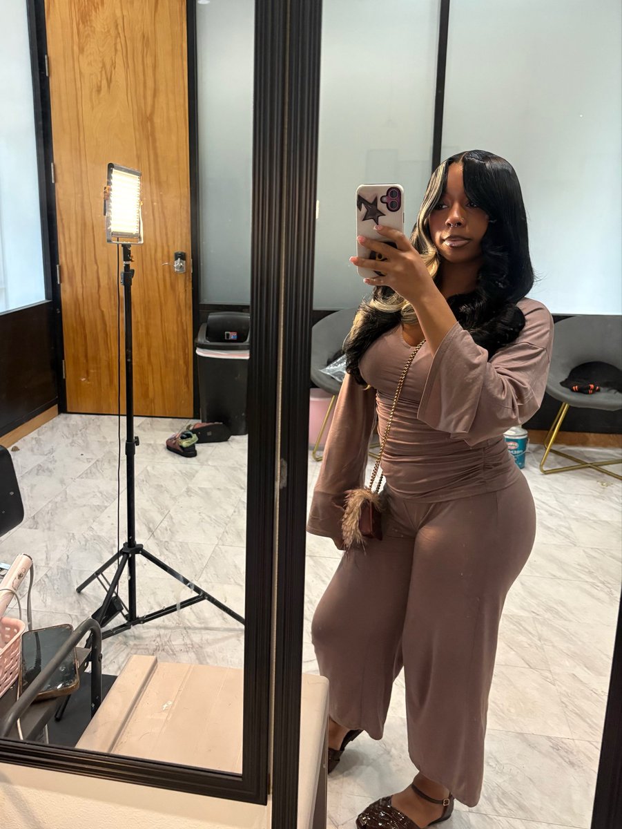 yagabbssdidit_'s tweet photo. hair days🌟🎀🫧🫶🏽 https://t.co/NAXd6nGgwE