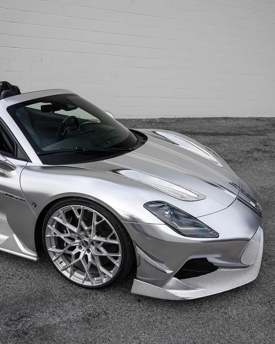 ApexDistrictX's tweet photo. All silver Maserati MC20! 🤯 Thoughts?! https://t.co/hsuVDQmzsG