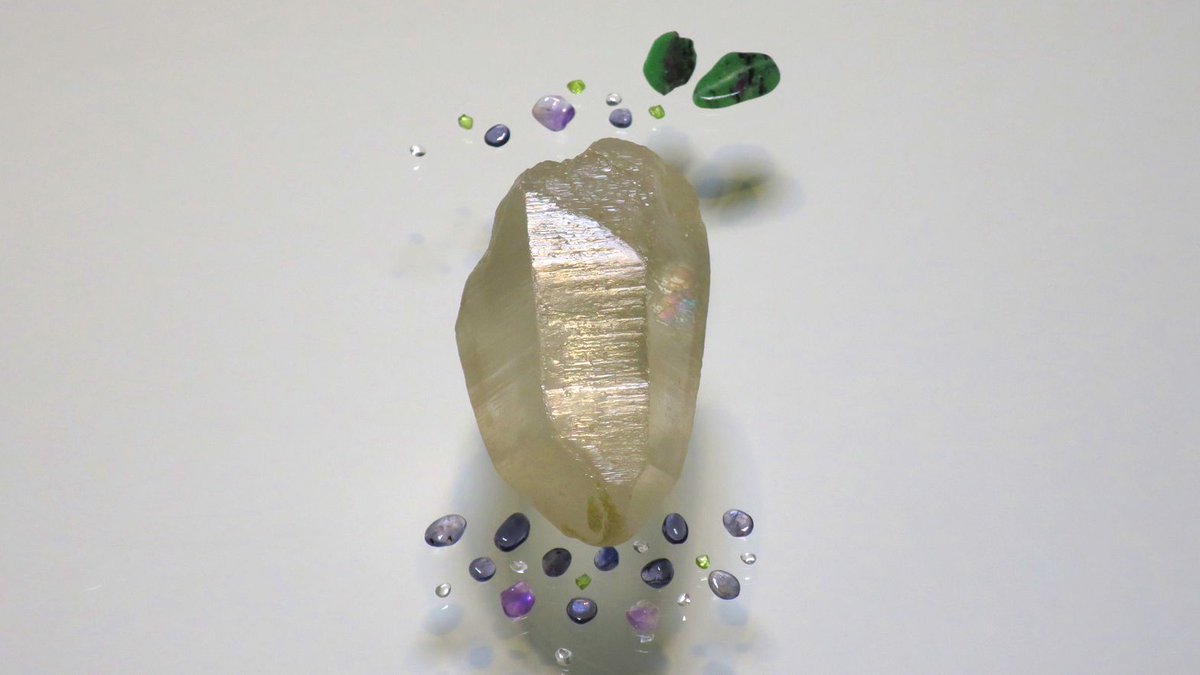 Sand_Therapy's tweet photo. russian lemurian quartz, iolite, amethyst, zoisite, peridot, etc. https://t.co/BUBnrZMLyR