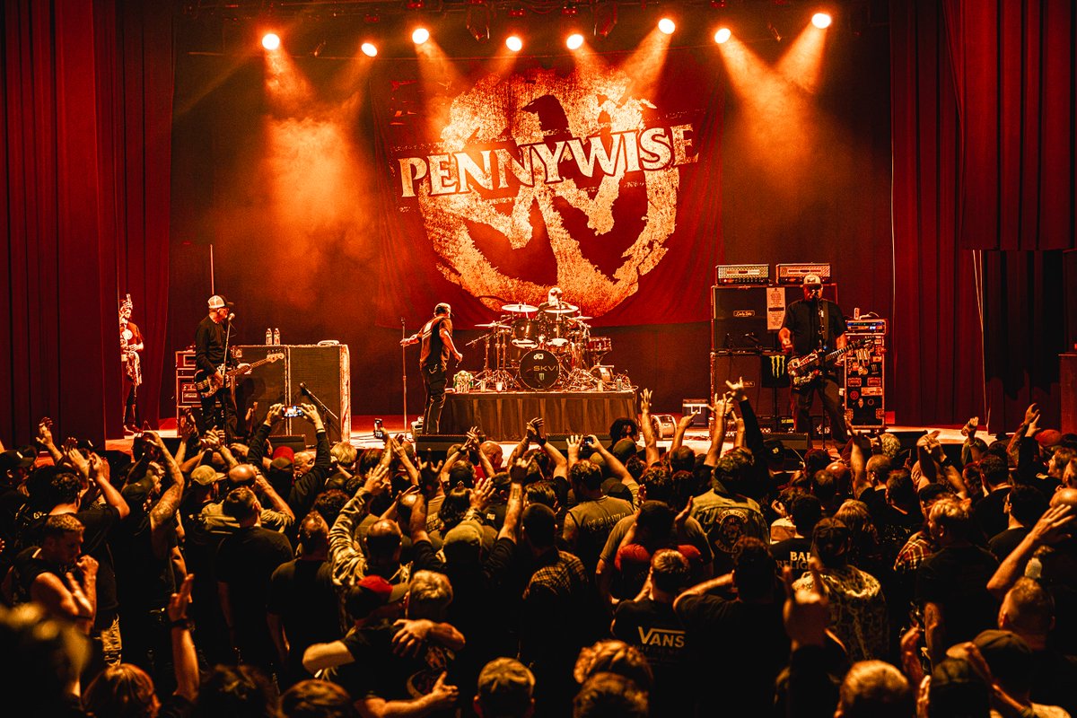 AgoraCLE's tweet photo. A word from the wise... next time don't miss @Pennywise 🤘

📸: @dspcle https://t.co/o1UPXpuG4w