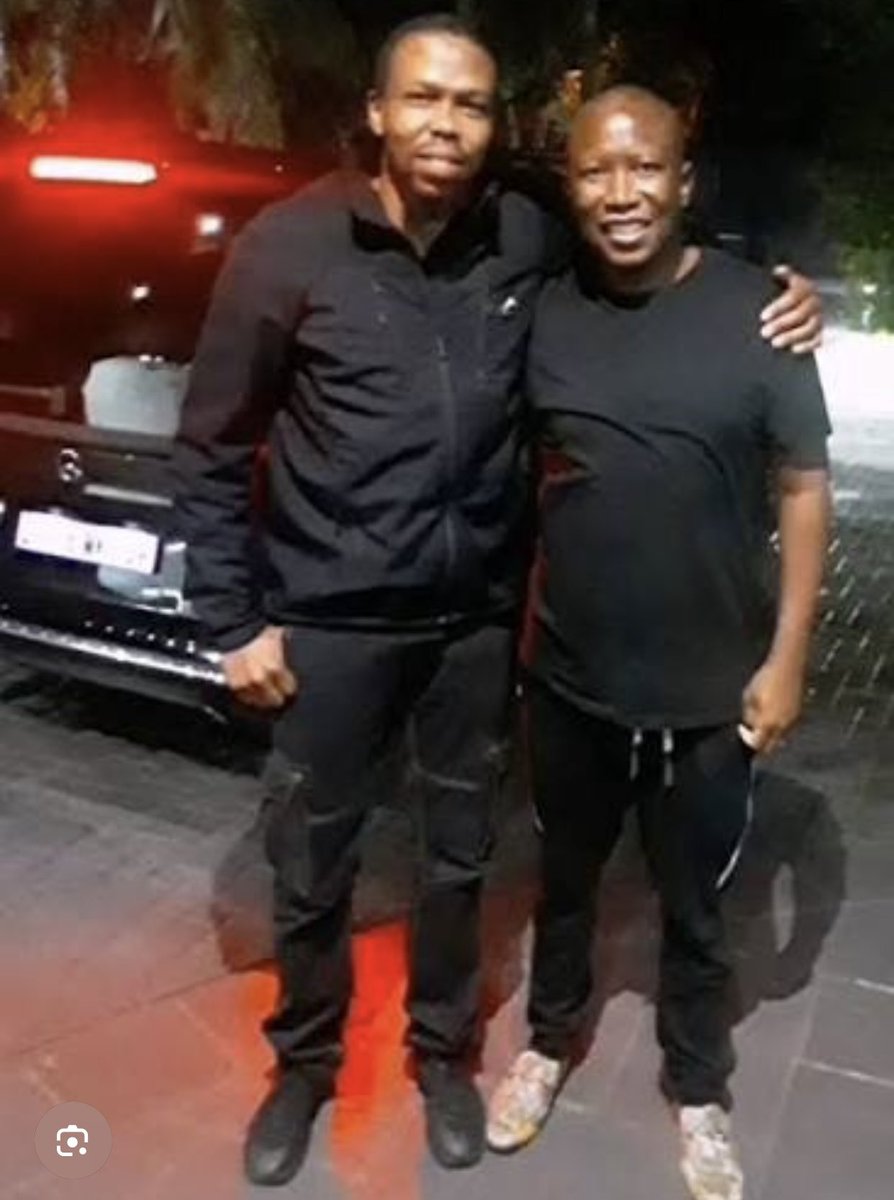 TheOnlyChange's tweet photo. @NobodyNcanywa @Nna_Ke_Tlhapi @ZizinjaAbelungu Malema is fooling you all the time, frame 1 is Malema and iNkabi that is arrest now, second frame it's him in birthday of Joe Sibanyoni https://t.co/o6I1Tkc1dr