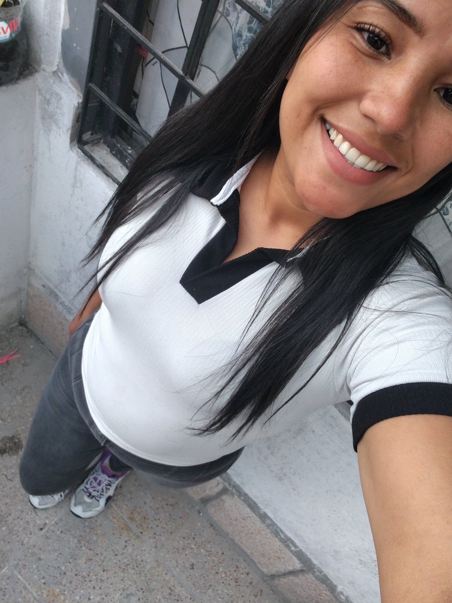 VivianaGar74964's tweet photo. Estoy gordita😧😧 https://t.co/lKHatHtyKj