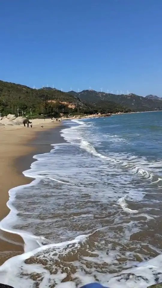 QcbajEscJFiegBS's tweet photo. [The ocean’s waves roll with breezy sands, and a handshake makes for a warm summer greeting!] https://t.co/yKAb2me3tD