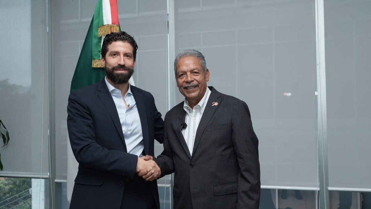 tereso_medina's tweet photo. La visita de los dirigentes de Brasil y Colombia nos permite fortalecer el diálogo institucional y los vínculos entre las organizaciones sindicales de América Latina. https://t.co/BRWoT5dWky