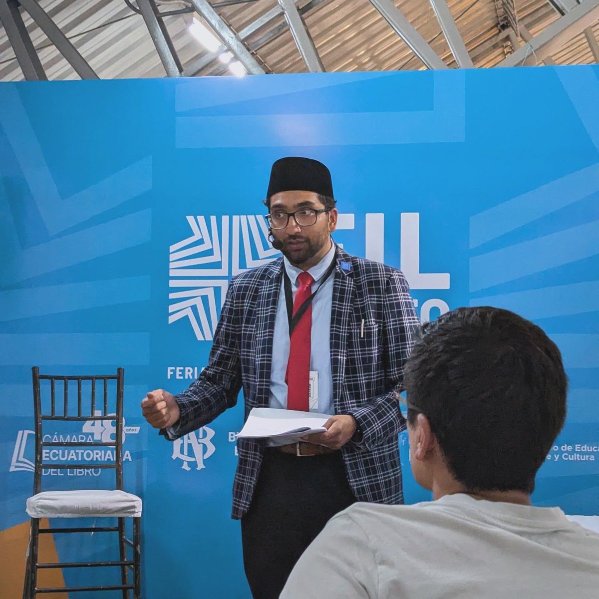 Islam_Ecuador's tweet photo. Tuvimos la oportunidad de dirigir un taller sobre el islam y el idioma árabe en la Feria Internacional del Libro de Quito. 

Agradecidos por las conversaciones y las mentes curiosas! https://t.co/LRtzjYJBI5