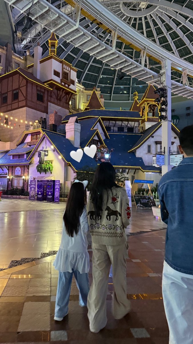 nemz_801's tweet photo. Tiffany with her new bestie 
So freaking cute 🥰 https://t.co/ZsLLxx5HOt