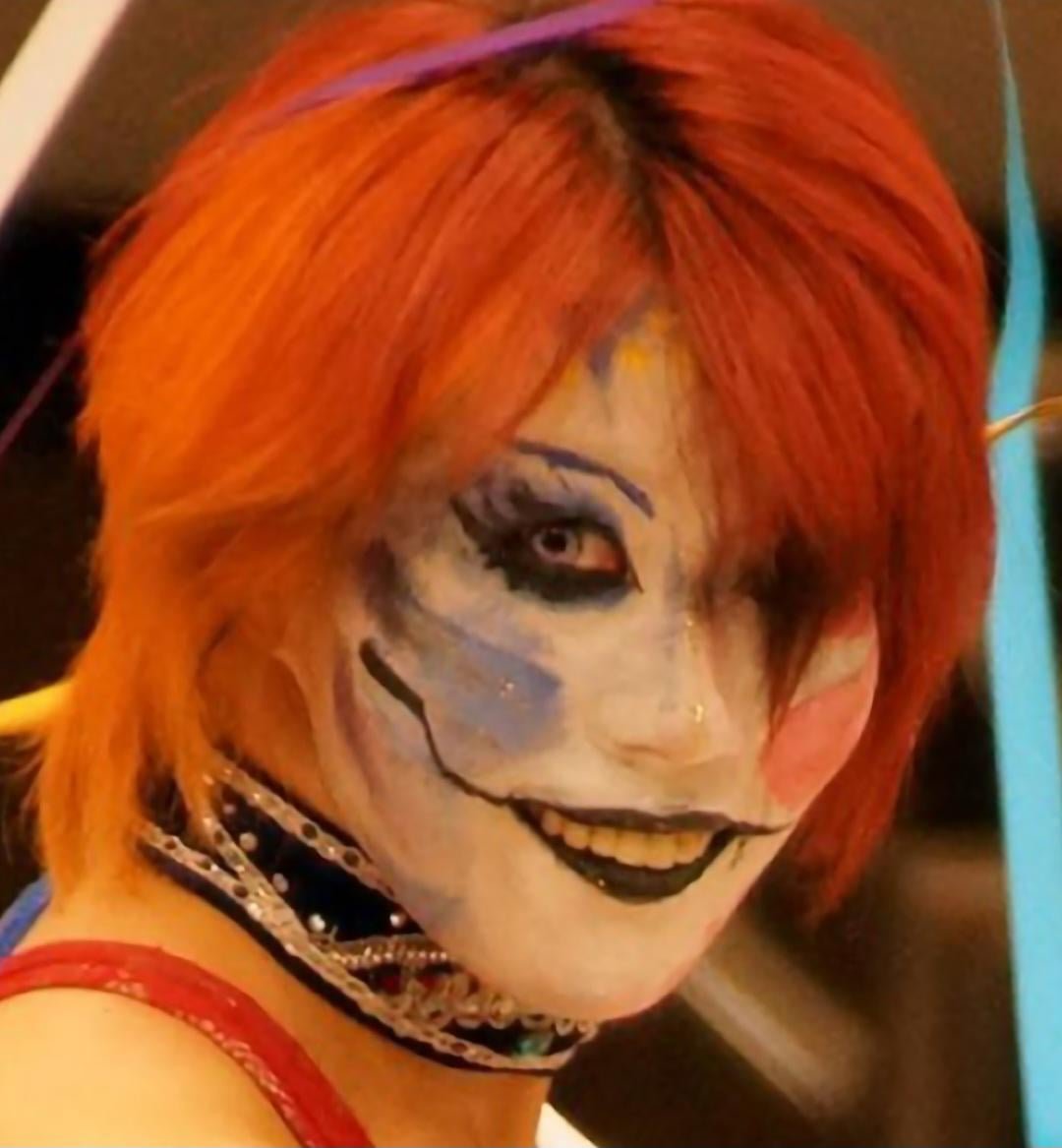 ThomasFireSet's tweet photo. I love the face paint 
#Asuka #Kana #Empress #Empressoftomorrow https://t.co/ZYVQpr72nP