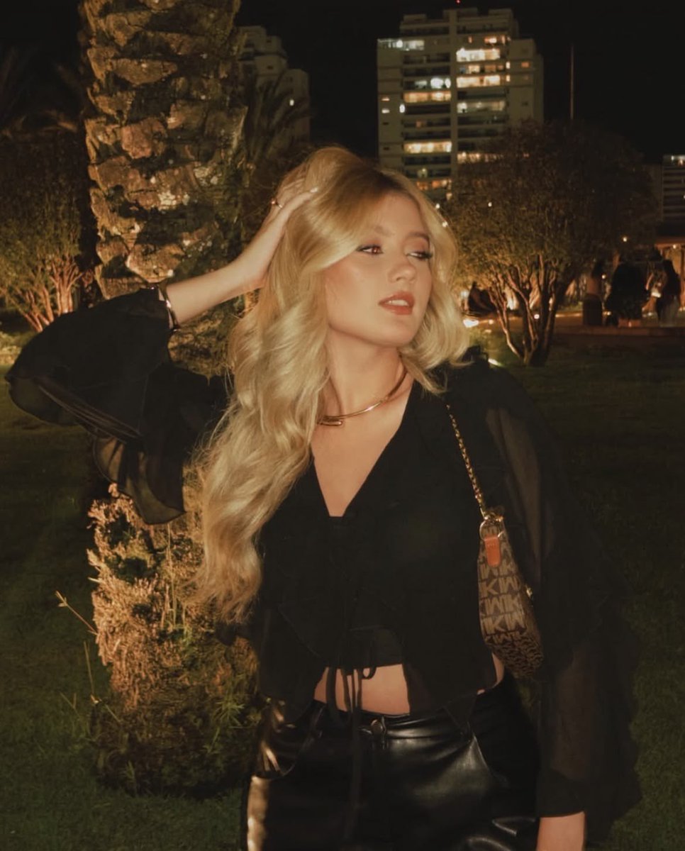 comprasgeniaiss's tweet photo. BLUSINHAS DA SHEIN QUE SÃO TUDOO
——THREAD COM AS MAIS PERFEITAS 🎀 https://t.co/VQNRYKYxOp