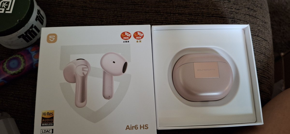 AmazingAmanda86's tweet photo. Thank you for the win @SOUNDPEATS they are beautiful and smooth.  Can't wait to give them a try. https://t.co/3qgKUv3Kz5