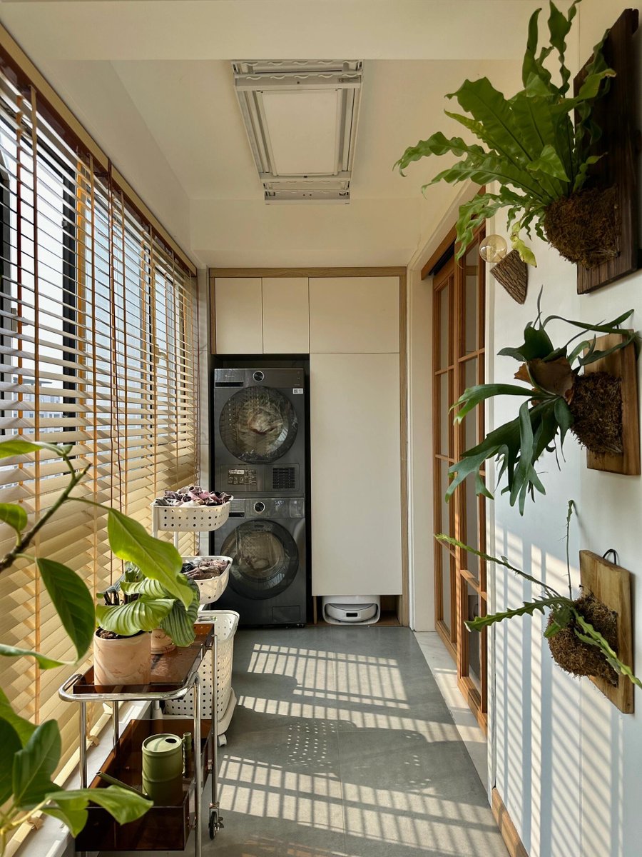 zovzln723's tweet photo. [This warm little nook lets me chill, chat u0026 wash tired feet—perfect cozy spot!]， https://t.co/q9NdVCwyVs