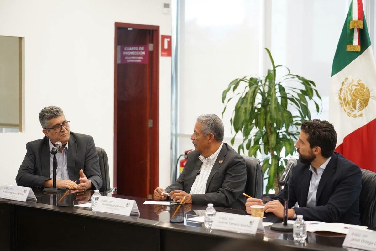 tereso_medina's tweet photo. Me acompañaron integrantes del Comité Nacional de la @CTM_MX y los compañeros Nilton “Neco” Souza da Silva, Presidente de la @ADS_Americas; Jorge Iván Díez Vélez, Secretario de Organización de ADS; y Ortelio Palacio Cuesta, asesor de Relaciones Internacionales de Força Sindical. https://t.co/r5kfaLUdXW
