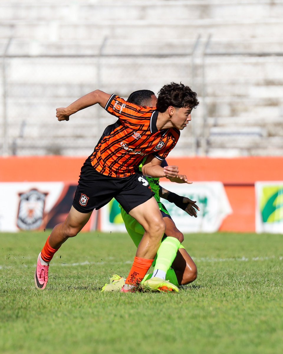 cdaguilaoficial's tweet photo. ⏱️ 𝐈𝐧𝐢𝐜𝐢𝐚 𝐞𝐥 𝐬𝐞𝐠𝐮𝐧𝐝𝐨 𝐭𝐢𝐞𝐦𝐩𝐨 ⚽️

🦅 #CDÁ 0-0 #InterTecla 🦜

#ElMásQuerido https://t.co/gY3qtHiGlY