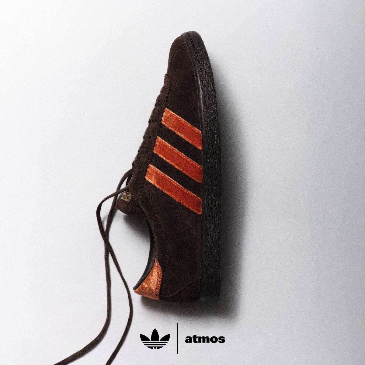 atmos_tokyo's tweet photo. adidas TOBACCO atmos "KOYO"
「atmos」が「adidas Originals」とコラボレーションした、
『TOBACCO atmos KOYO』が登場。
