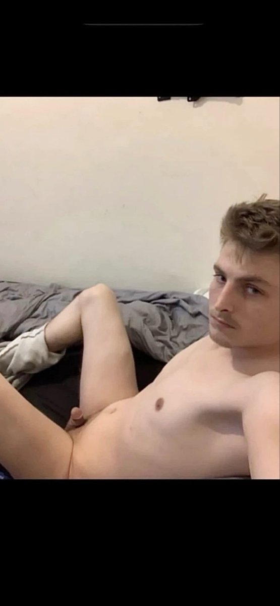 Benoj9a's tweet photo. This is me naked. Please repost &amp; like my nudes, it's not small just gets cold sometimes 💚
don't be mean plz 🥺 https://t.co/42QJd2z89b