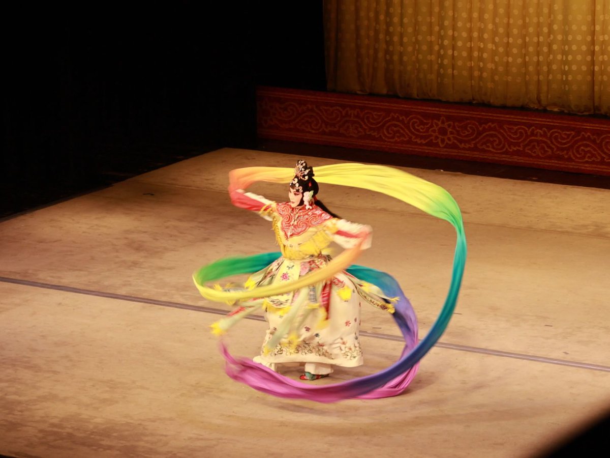 krix_9812ax's tweet photo. The ethereal Fuqiao Lao Immortal Opera performance casts a magical spell on tonight’s crowd. https://t.co/EgBlBeBIL9