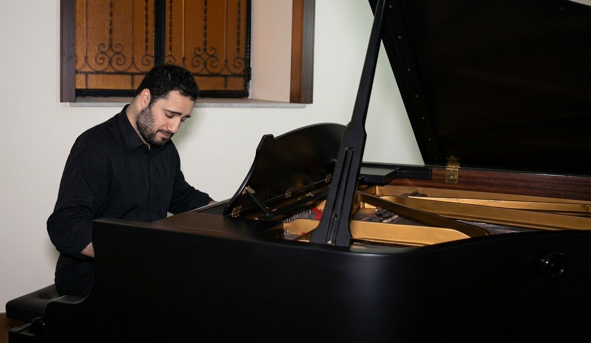 BarraliRoberto's tweet photo. Maestro ROBERTO BARRALI (Pianista, Vocal Coach, Direttore d'Orchestra)
robertobarrali@virgilio.it 
barralirobertopiano@gmail.com #robertobarrali #barraliroberto #pianist #conductor #vocalcoach #dirigent #direttore #opera #idogiveneziani #ensamble #music #pianistarobertobarrali https://t.co/GFFCyjHV4S