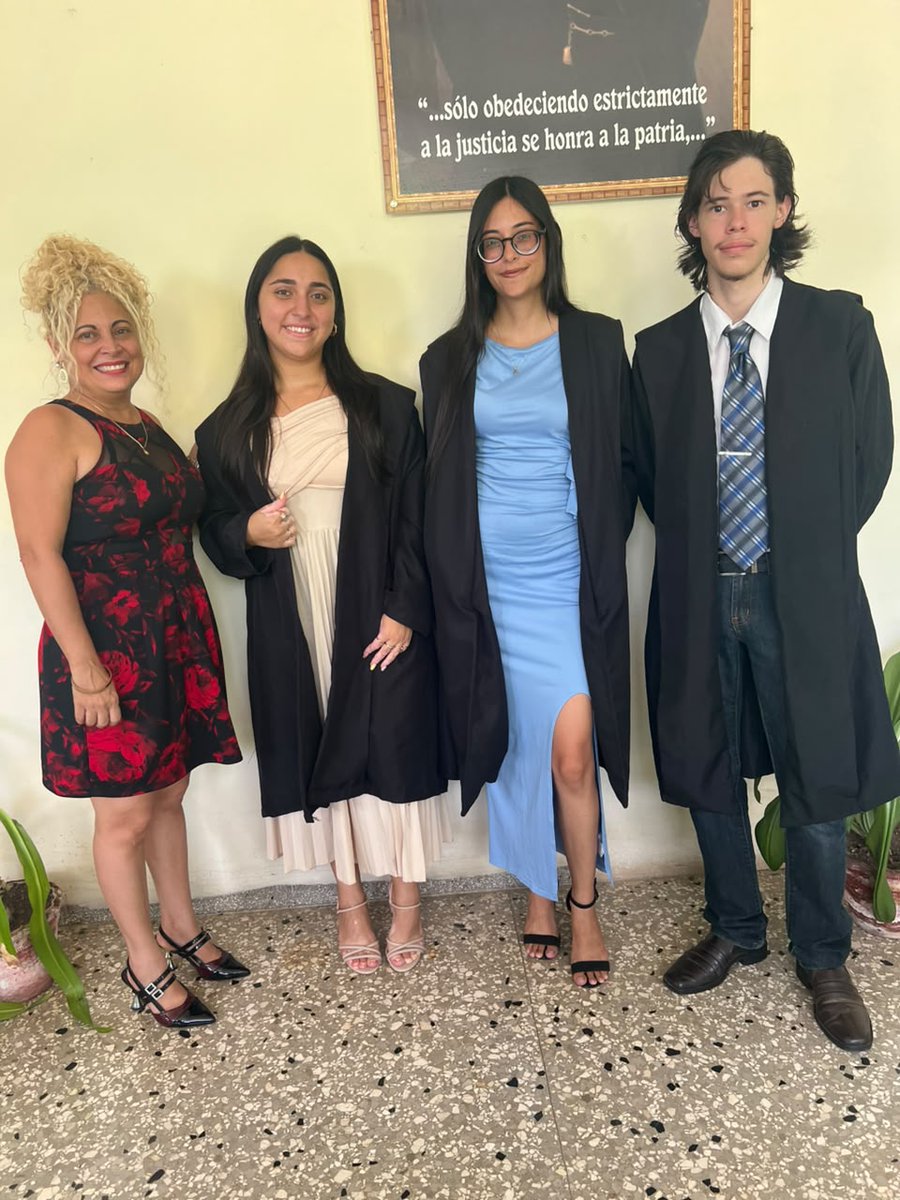 TribunalHolguin's tweet photo. El @TribunalHolguin realiza la discusión de tesinas y el ejercicio final del Diplomado en Administración Judicial.
La formación de nuevas generaciones de jueces profesionales fortalece la calidad y profesionalidad del #SistemaDeTribunalesPopulares
Info👇
https://t.co/ileoB17fdi https://t.co/fVr7V8WwCO
