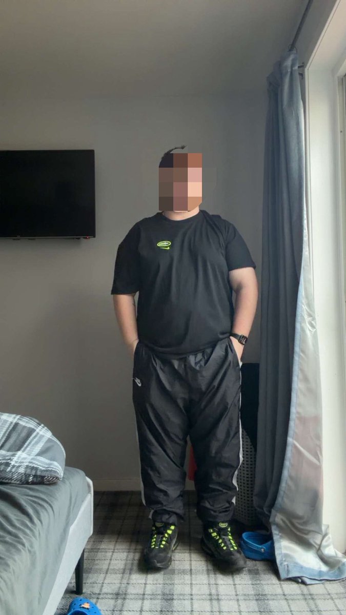 Alphajswitch's tweet photo. New gear today lads what do we think ?love the nylon to impress my alpha makes me feel like a proper pathetic sub which I know I can be 😈 #domswitch #alphasub #chav https://t.co/L2UrJNxxHn