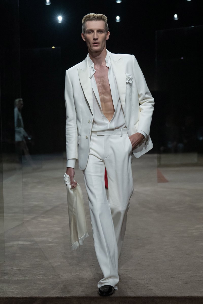 Jenniferloveees's tweet photo. MY FAVORITES FROM TOM FORD S/S 2027.
THE COLLECTION IS PURE ELEGANCE WITH A BOLD EDGE.
#TomFord #TomFordSS27 #ParisFashionWeek #PFW https://t.co/YvWXyW8bJt