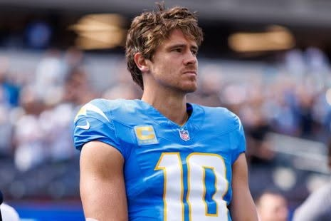 APNFLPod's tweet photo. #newpodcast
In this episode, AP and Tre discuss the Packers loss to the Falcons, Justin Herbert and the Chargers losing streak, the Ravens last second win over the Cowboys and much more.
https://t.co/vZisrrfC8E https://t.co/gqZUHCudOt