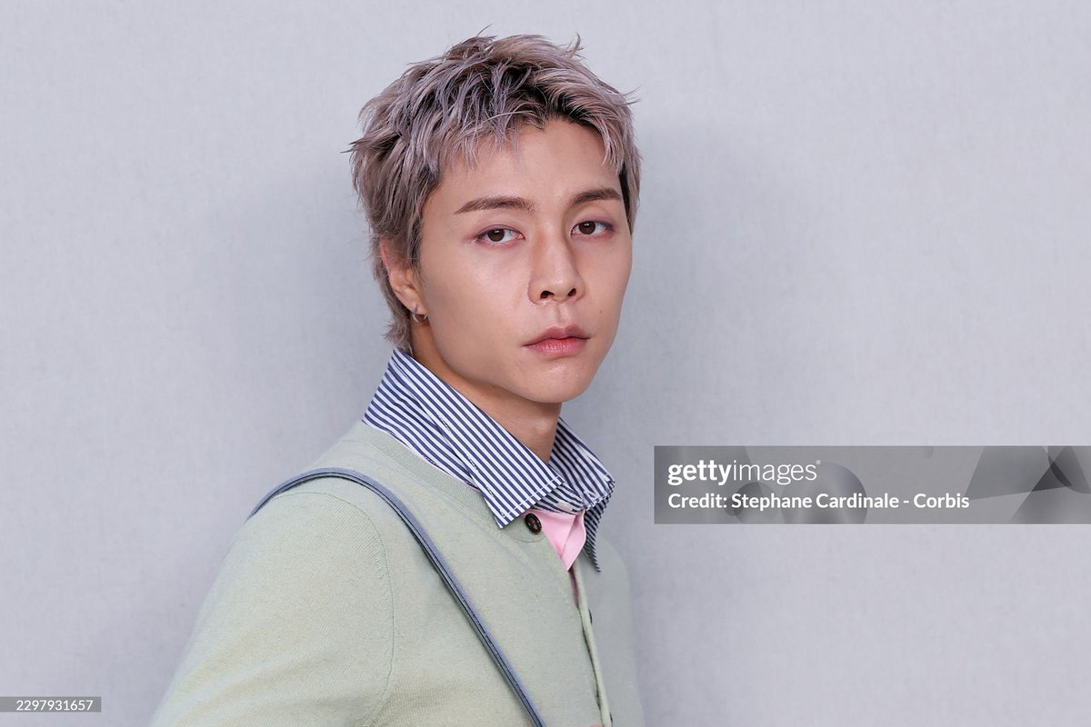 jsuhsource's tweet photo. 260930 - Getty Images of Johnny captured by Stephane Cardinale - Corbis

JOHNNY SUH AT PFW SS27
#AcneStudiosSS27xJohnnySuh
#AcneStudios
#JOHNNY
@acnestudios https://t.co/Lue6mEoE4K