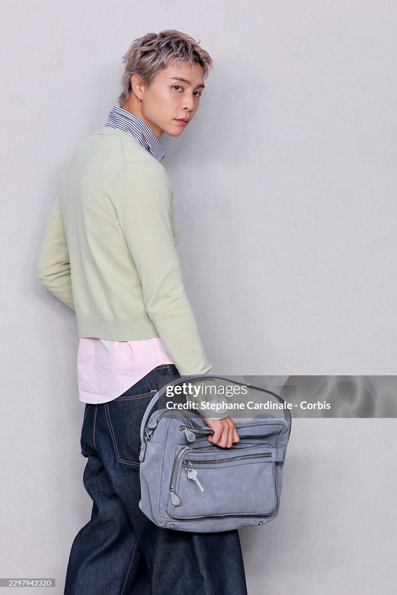 jsuhsource's tweet photo. 260930 - Getty Images of Johnny captured by Stephane Cardinale - Corbis

JOHNNY SUH AT PFW SS27
#AcneStudiosSS27xJohnnySuh
#AcneStudios
#JOHNNY
@acnestudios https://t.co/Lue6mEoE4K