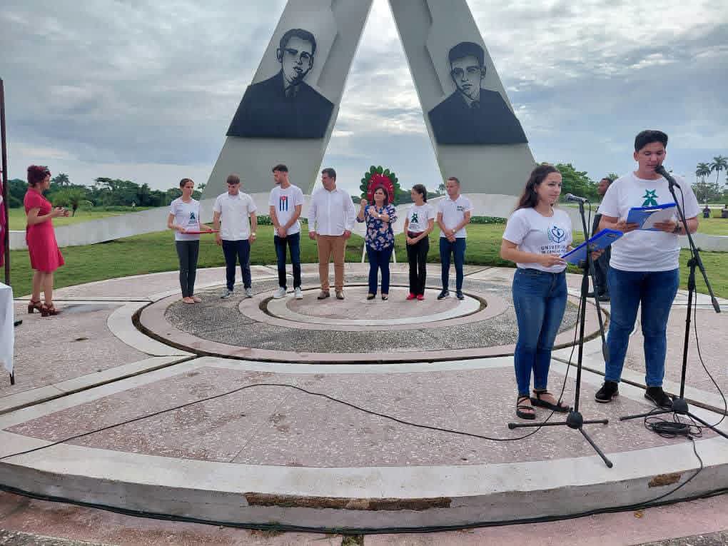 FEUCMPinar's tweet photo. Bienvenidos a la #FeudeCuba jóvenes Pinareños. Celebra #PinarDelRío acto nacional de ingreso a la la organización. FELICIDADES
#FeuUpr #FeuUCMPinar https://t.co/bLiIGpR2hY