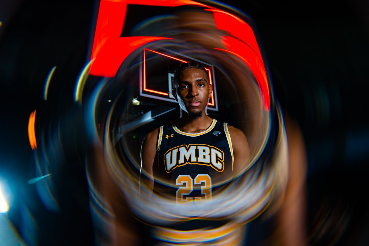 UMBC_MBB's tweet photo. Season loading...

#RetrieverNation https://t.co/ysBOri2M4R