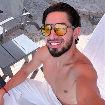 PRNDLxxx's tweet photo. #NuevaFotoDePerfil https://t.co/MV8xzLGCfO