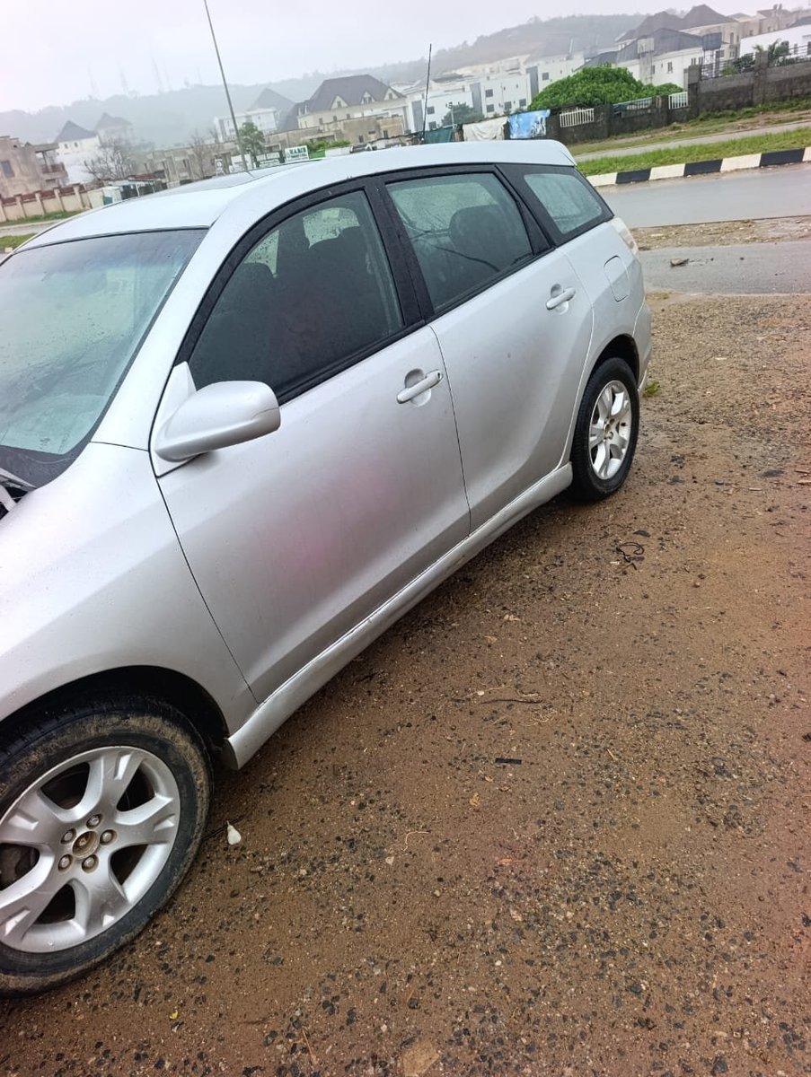 Hazblinkz's tweet photo. 🚨 DISTRESS 🚨

 TOYOTA MATRIX 2004 MODEL 

📍 Location: Guzape, Abuja.. With Owner

✅ Extremely clean body
✅ Neat &amp; good interior
✅ Very sound engine &amp; gearbox
✅ AC active ❄️
✅ Good legs
✅ 4 good tyres
✅ Absolutely buy-and-drive condition
💰 Price: ₦3.650M
📞07035820932 https://t.co/fhRoXE5gHm