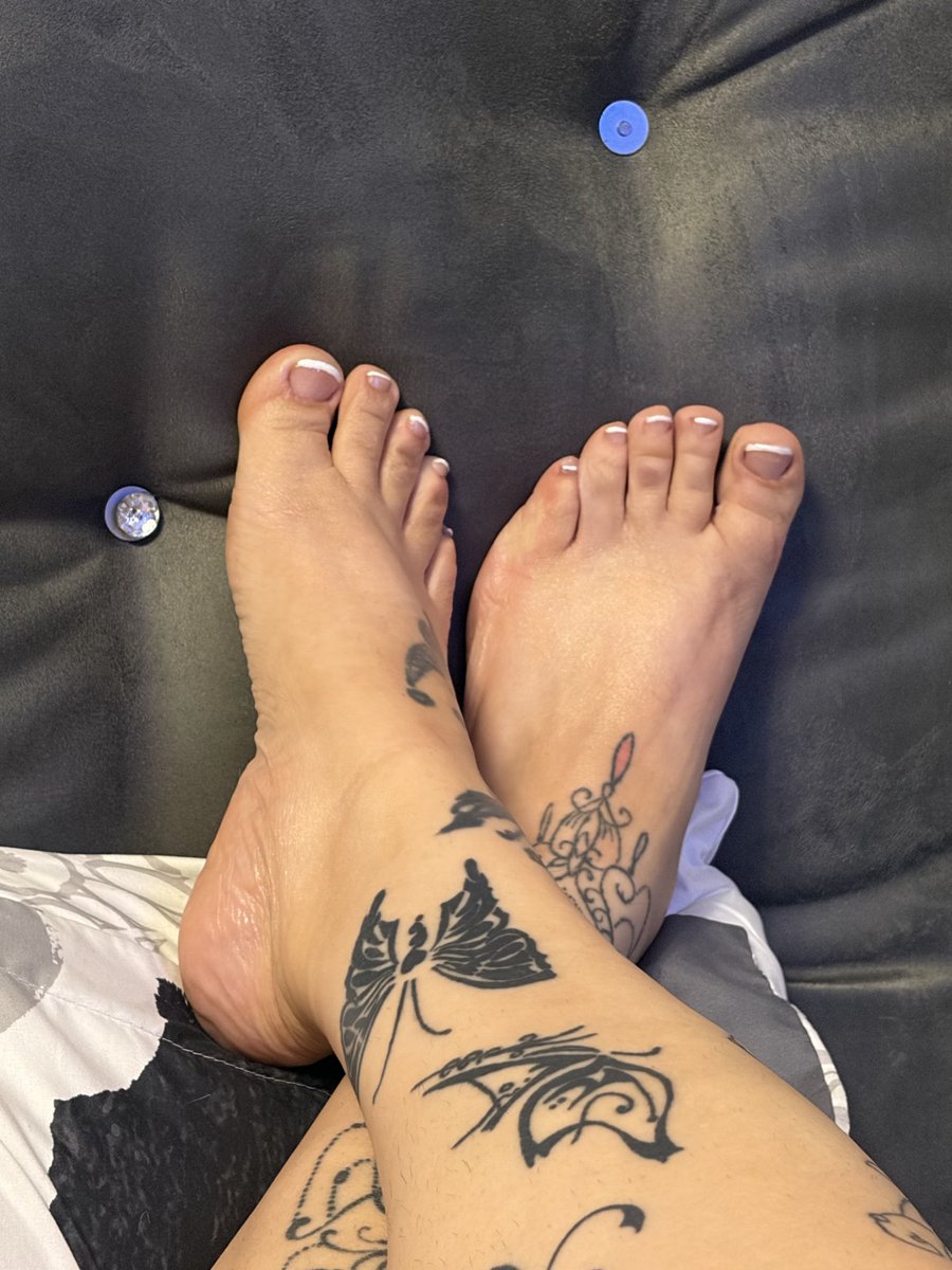 Sinn5280's tweet photo. @maliper83 🦶😘 https://t.co/Y5wA3rNDSq