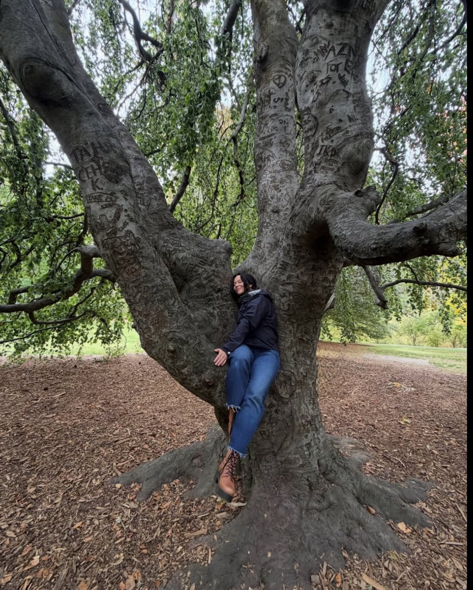 chenxoneils's tweet photo. she’s in the trees, she’s in the breeze https://t.co/TULbilbPyR