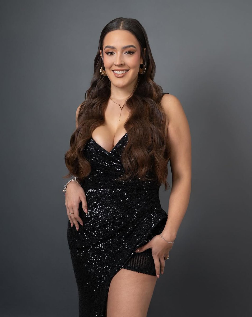 lozano_gf's tweet photo. ¡Somos 600,000! Mil gracias, los amo😍
Todo mi agradecimiento a mi agencia por todo. @

Makeup: @
Hair:
Vestido: @ https://t.co/md4V0hUQxC
