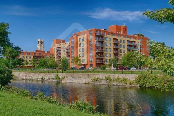 EnVilleInc's tweet photo. Get out to hear Rodeo while staying in a furnished apartment in Montreal dlvr.​it/TVjvtb https://t.co/DPXKeePZOt