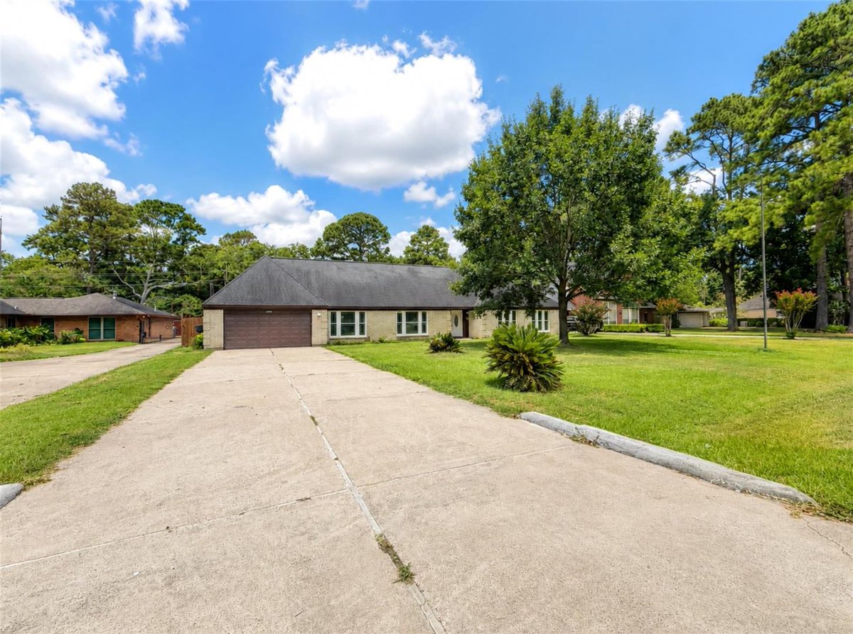 BobKoryRealty's tweet photo. Do you know someone looking for a great property in Cypress? Please pass this along! #HereToHelp
#Realestate #REALTOR #bobkoryteam #katyhomes #listing #homesforsale #richmondhomes #zillow https://t.co/gi0WuIg27R